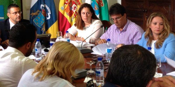 Teguise también adjudica a Imesapi el servicio de alumbrado público, en el que invertirá "más de 8 millones"