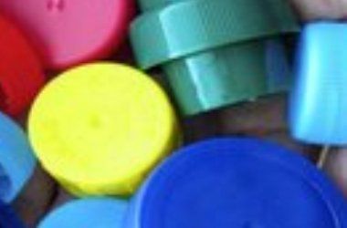 Tías facilitará la recogida y el traslado de tapones de plástico para recaudar material ortoprotésico