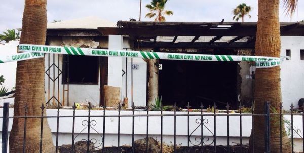Detienen a una persona por el incendio de una vivienda en Puerto del Carmen en el que resultó herida una joven
