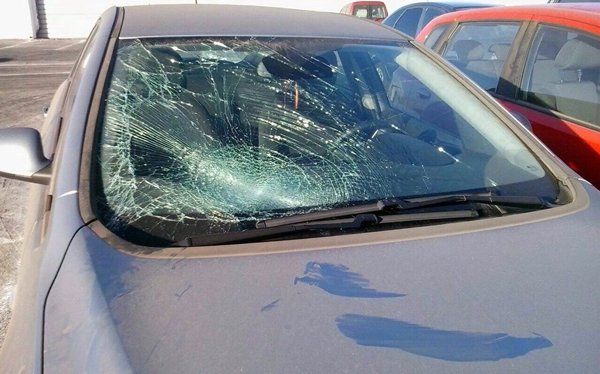 El PP condena el ataque al coche de uno de sus ediles y lo achaca a los discursos radicales contra el petróleo