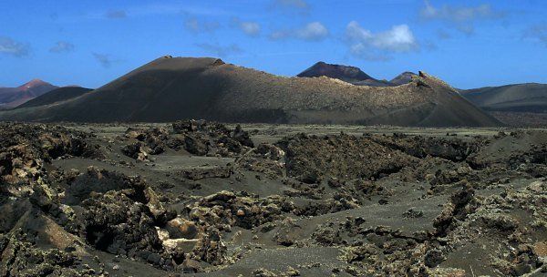 El Cabildo destina 100.000 euros a recuperar el espacio natural degradado del Volcán del Cuervo y Montaña Negra