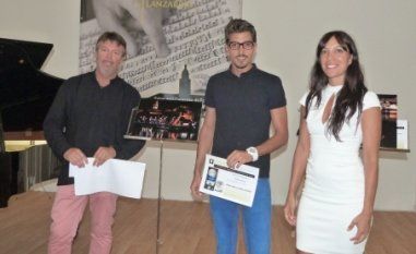 La Orquesta Clásica entrega los premios del primer concurso fotográfico de su "Concierto en Vela"