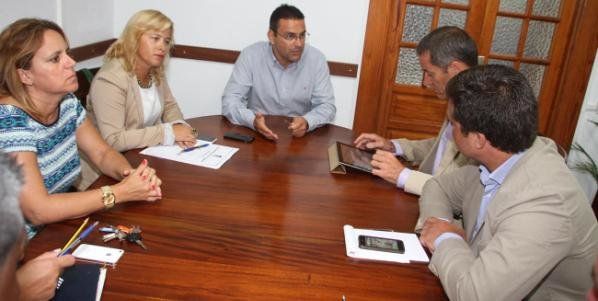 Oswaldo Betancort asegura que Sanidad "garantiza las emergencias 24 horas en la isla de La Graciosa"