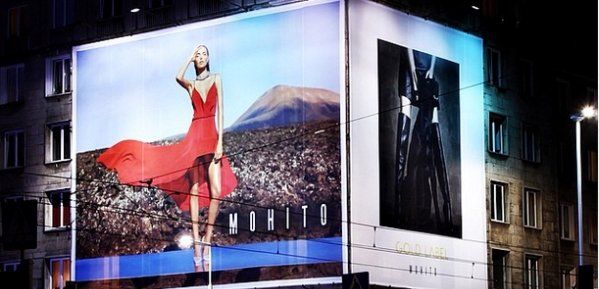 La firma de moda Mohito lleva la imagen de Lanzarote a las calles de Varsovia con su nueva campaña de publicidad