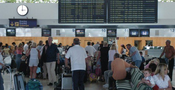 Los aeropuertos canarios recibieron a  más de 3,1 millones de pasajeros en agosto, un 10.5% más que en el mismo mes de  2.013