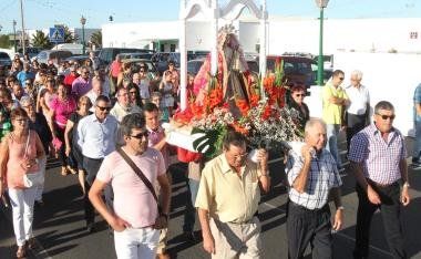 Los vecinos de Tiagua despidieron sus fiestas con la procesión en honor a su patrona