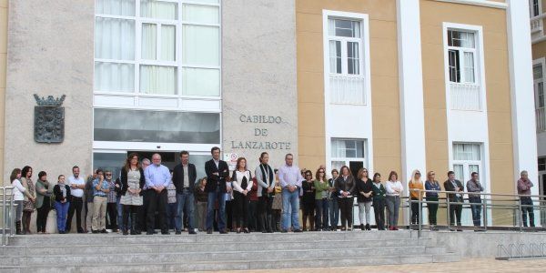 Las instituciones de la isla conmemoran el Día por la Eliminación de la Violencia contra la mujer