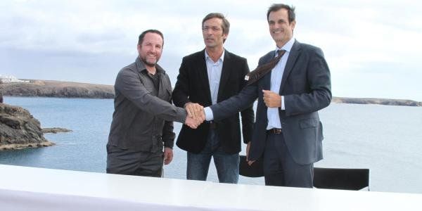 Firmado el contrato para realizar el museo submarino en Playa Blanca