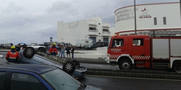 Vuelca un vehículo en Arrecife