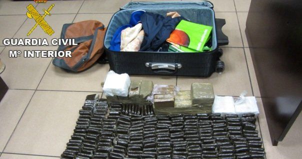 Detenido con una maleta de 21 Kilos de hachís un pasajero rumbo a Lanzarote