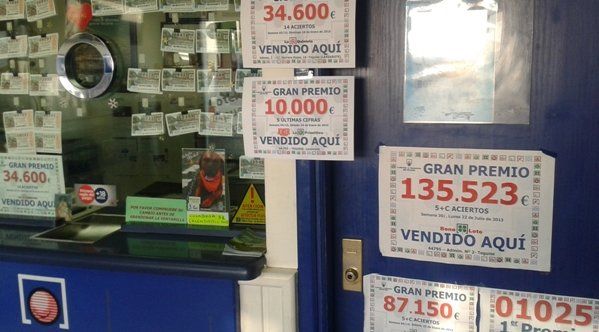 La administración de lotería de Teguise entrega un nuevo premio de 10.000 euros