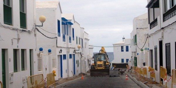 El Ayuntamiento de Haría invertirá 436.000 euros en mejorar las aceras de Arrieta