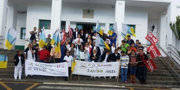 Los trabajadores del Hospital Insular invitan a la ciudadanía a sumarse a su protesta
