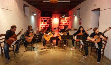 Los alumnos del Conservatorio de Música se suben al escenario de la Bodeguita