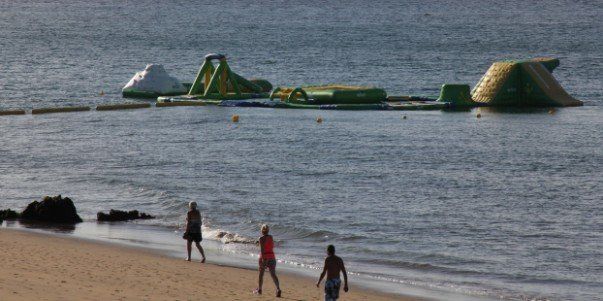 La Playa Grande de Puerto del Carmen estrena parque acuático este fin de semana