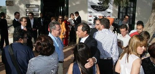 The popular accusation denounces the administration's "deference" to Rosa: The events seem to be from the Middle Ages