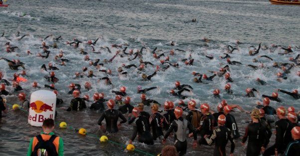 Unos 1.800 triatletas tomaron la salida de la 24ª edición del Ironman Lanzarote