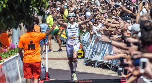 Alessandro Degasperi y Diana Riesler triunfan en el Ironman Lanzarote 2015