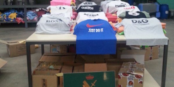 Detenido por falsificar camisetas de marca para venderlas en toda la provincia