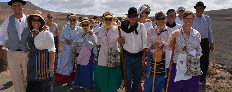 Teguise volvió a volcarse en su romería hasta la ermita de la Virgen de Las Nieves