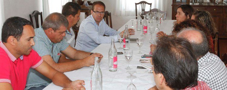El Gobierno canario anuncia a los viticultores de Lanzarote una reunión sobre "planeamientos"