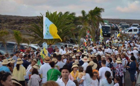 Más de mil personas disfrutaron de la romería marinera de Punta Mujeres