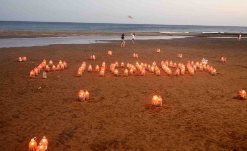 Cometas, farolillos, música y fuegos para despedir las fiestas de Playa Honda