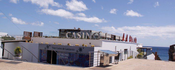 Dos detenidos por estafar 55.000 euros al Casino de Puerto del Carmen trucando la ruleta