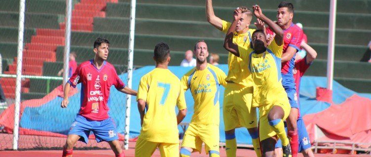 Goleada de la UD Lanzarote ante el Atlético Granadilla para comenzar el 2016 (5-1)