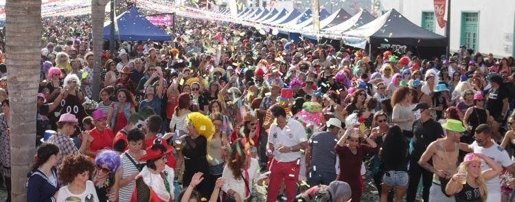 Miles de personas disfrutaron del Carnaval Porteño de Arrecife