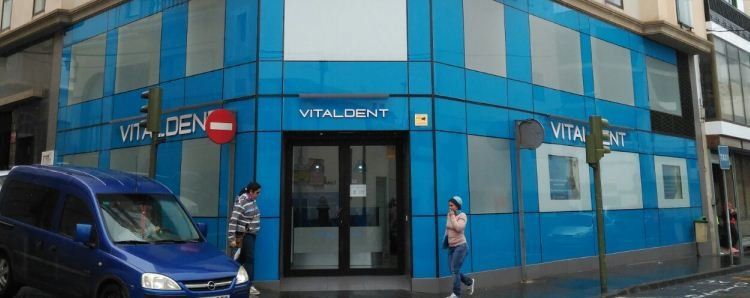 Vitaldent: apariencia de normalidad con los clientes, hermetismo con la prensa