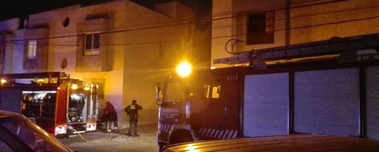 El incendio de una vivienda en Maneje deja cuatro personas afectadas por inhalación de humo