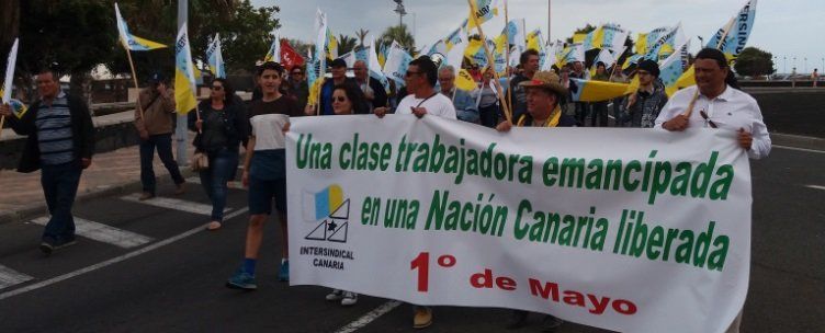 Unas trescientas personas se manifiestan el Primero de Mayo convocadas por Intersindical Canaria