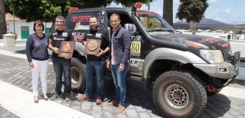 Yaiza homenajea al piloto sureño Isidro Viñoly y al equipo Ivimach Toyota Lanzarote
