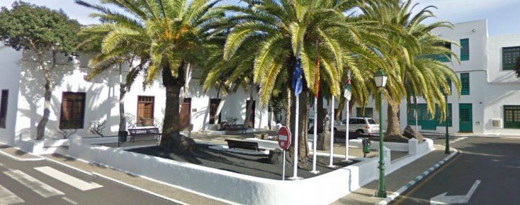 Trabajadores del Ayuntamiento de Yaiza denuncian una campaña de acoso con coacciones y amenazas"