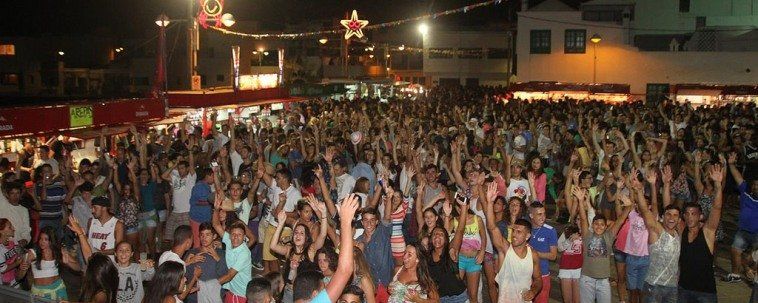 El Ayuntamiento niega que vaya a "suspender" las fiestas de Famara , pero aboga por "aflojarlas"