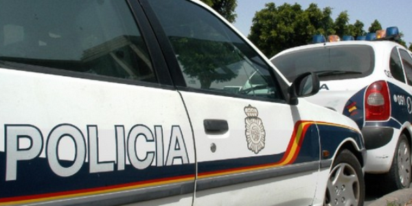 Detenido un taxista acusado de rayar dos coches dejando "notas explicativas" en Arrecife