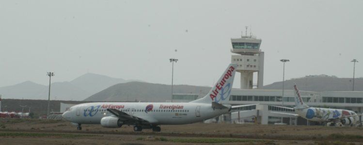 Air Europa, condenada a pagar 1.200 euros a una familia por un retraso de 3 horas en un vuelo