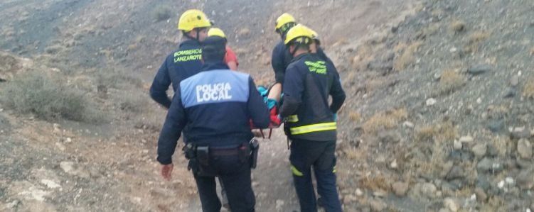 Rescatada una mujer que sufrió una caída en Playa Quemada