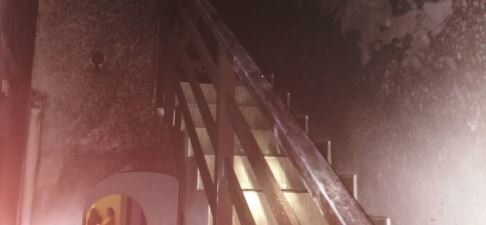 Los bomberos apagan el incendio en una casa en Punta Mujeres