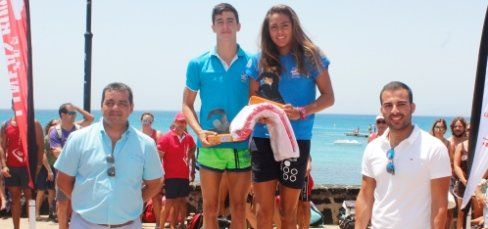 Alejandro Candela y Sara González revalidan triunfo en la Travesía Playa Blanca