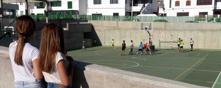 El Ayuntamiento penaliza con 40.000 euros a la constructora del centro deportivo de Playa Honda