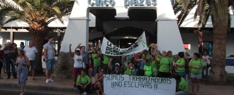 Nueva protesta de las Kellys en un hotel de Puerto del Carmen: Si tocan a una nos tocan a todas
