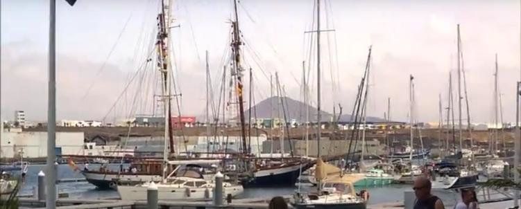 La goleta La Bella Lucía embiste a dos barcos tras perder el control dentro del puerto