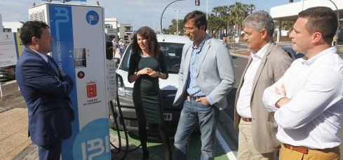 El Cabildo pone en funcionamiento el tercer punto de recarga rápida para vehículos eléctricos