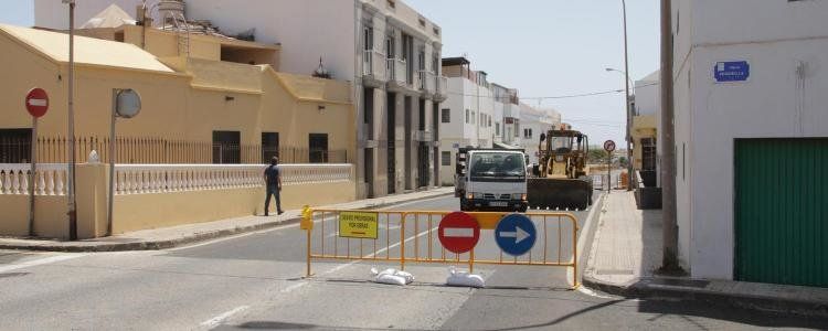 El Ayuntamiento cierra parte de la calle Tenderete y admite que hay un problema grave