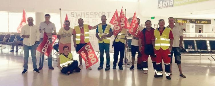 Sigue la huelga de Swissport tras otra negociación fallida: Si nos retiramos ahora, perdemos