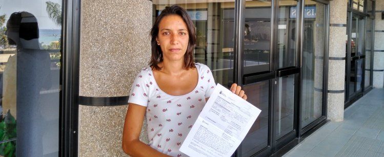 Una madre de Costa Teguise critica que su hijo tenga que ir al colegio a La Villa: "No es lógico"