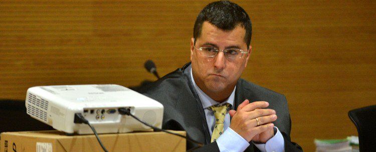 El juicio contra Luis Lleó se suspende al no comparecer tres testigos de su defensa