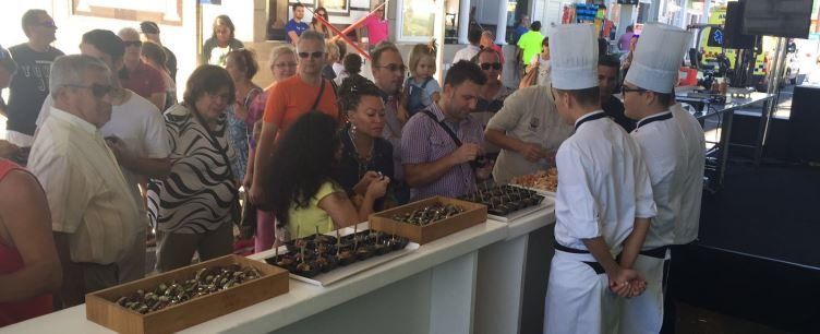 Más de 3.000 personas acudieron a la I Feria Gastronómica Solidaria del Atún Rojo